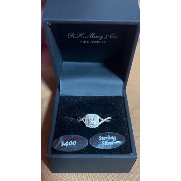 Diamond Ring (1/5 ct. t.w.) in Sterling Silver - Picture 1 of 4